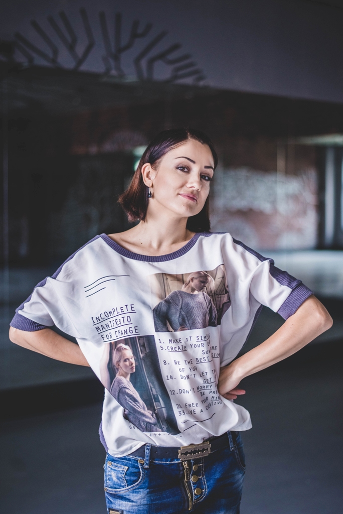 Лина призналась, что занятия в тренажерном зале помогают ей поддерживать форму
