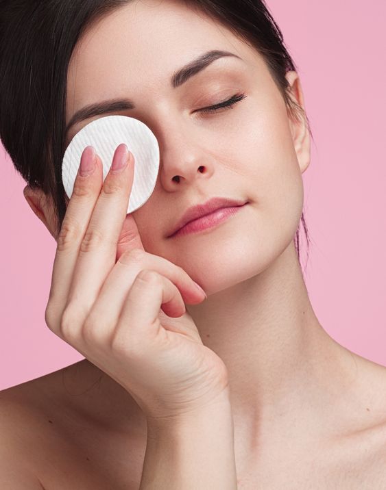 Как правильно снимать макияж, чтобы не навредить коже