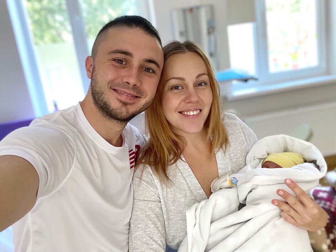Alyosha рассказала о новорожденной дочери