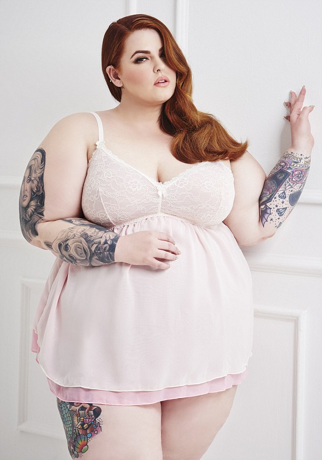 Модель plus size Тесс Холлидей
