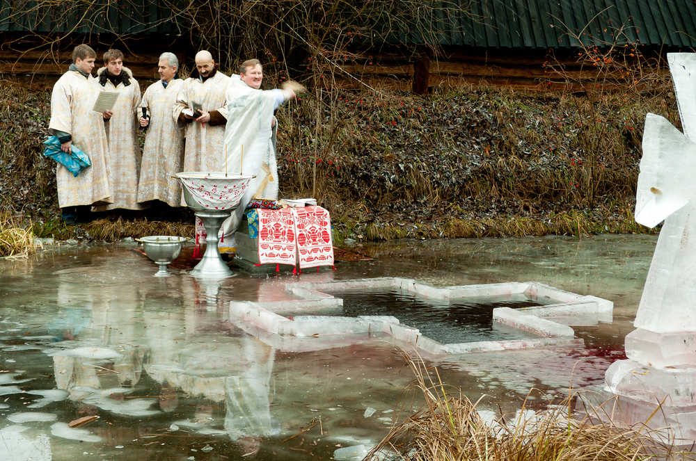 Картинки по запросу фото Православные христиане отмечают канун Крещения или Крещенский сочельник