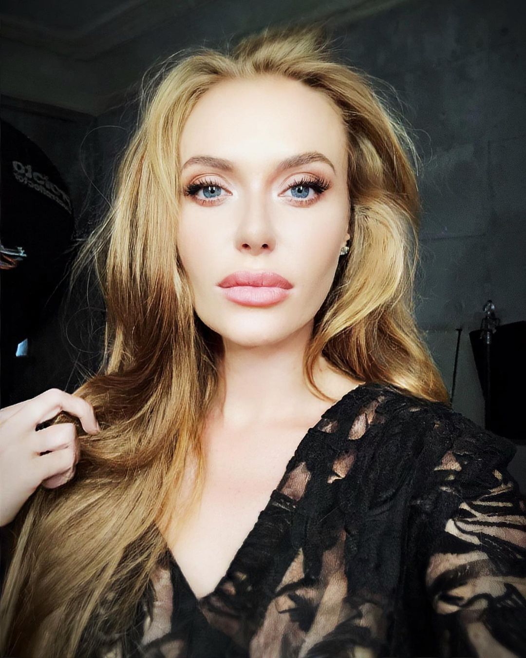 Слава Каминская показала, как выглядела до пластики