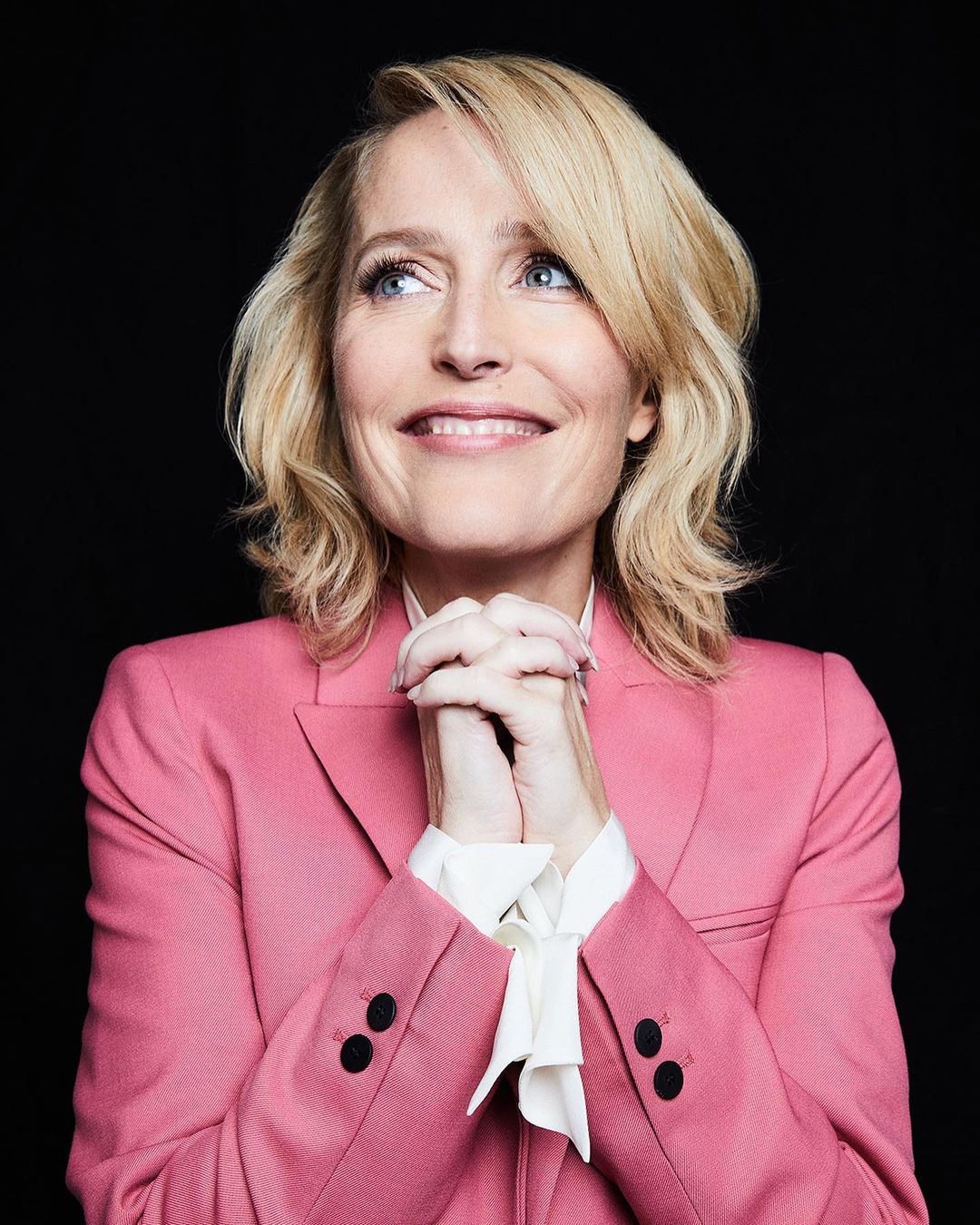 52-летняя Джиллиан Андерсон украсила обложку Harper’s Bazaar