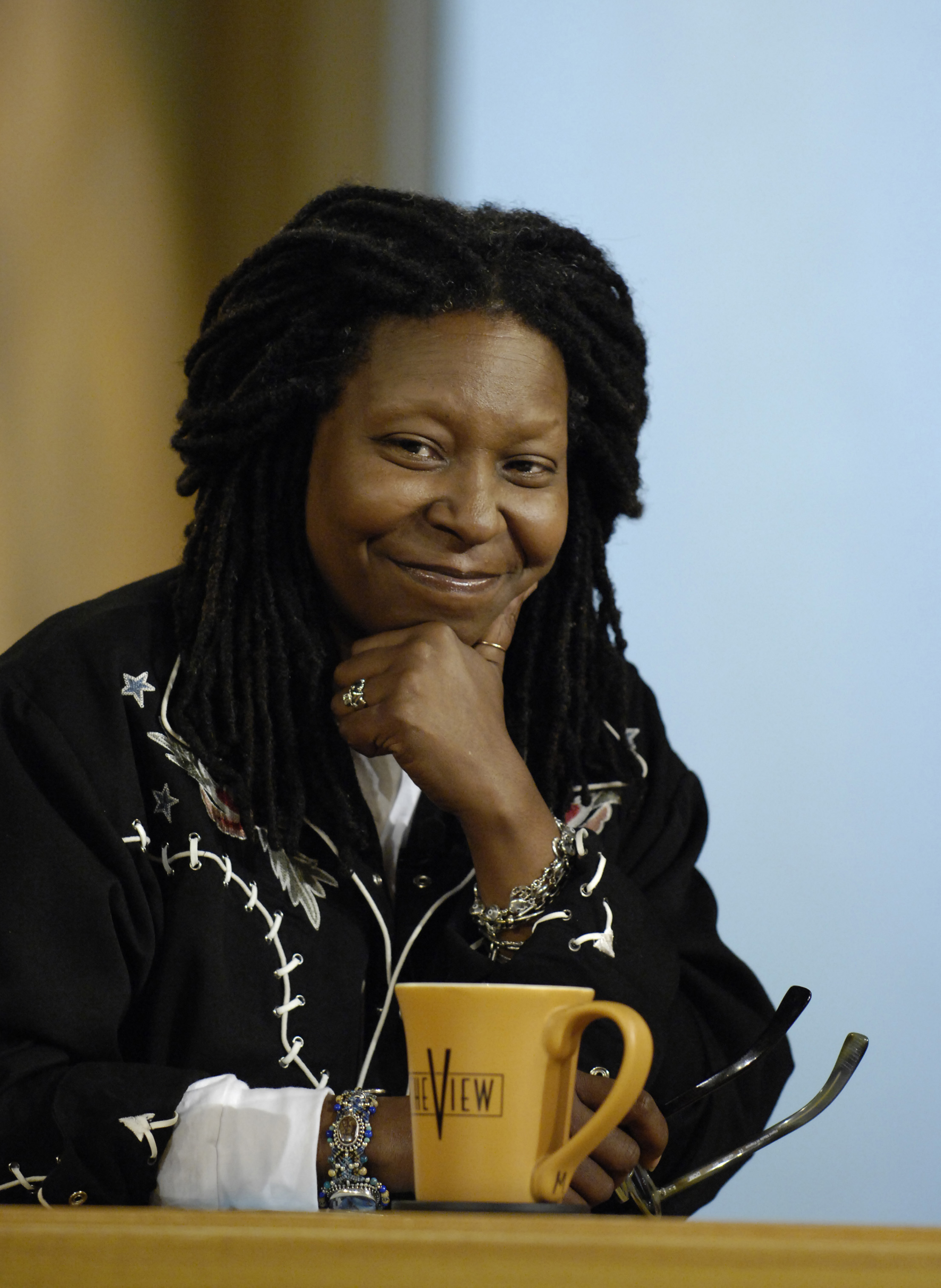 Vupi Goldberg Whoopi Goldberg Dose Na Zvezd I Znamenitostej Biografiya Zvezd Filmografiya I Diskografiya Dose Shou Biz Ivona Bigmir Net Ivona Bigmir Net