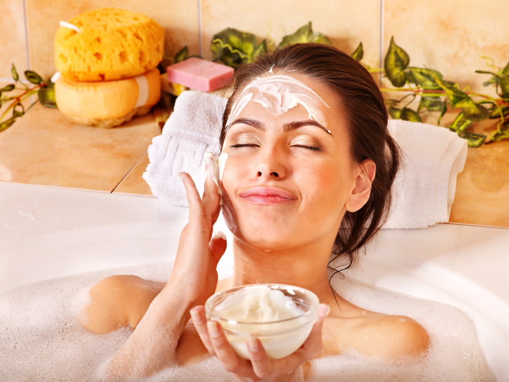 Устрой себе spa-день с масками, горячей ванной и расслабляющей музыкой