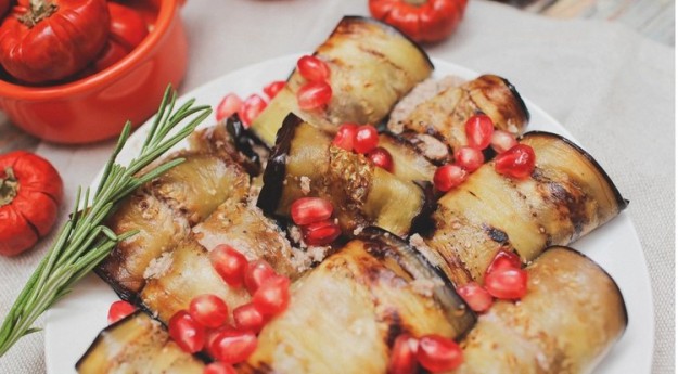 Жареные баклажаны в ореховом соусе