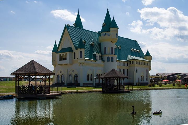 детские места в киеве, зоопарк ХІІ месяцев