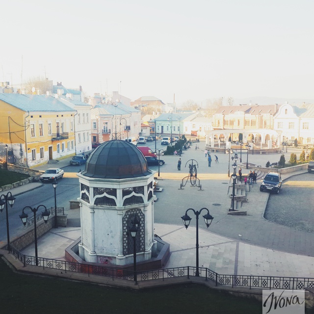 Черновцы, буквально, пропитаны старинной атмосферой, которая витает в каждом уголке города