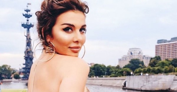 Седокова снялась в откровенном наряде