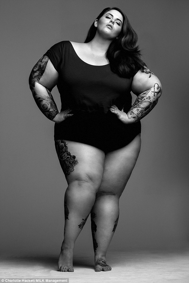 Модель plus size Тесс Холлидей