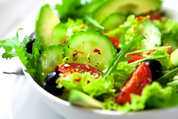 Салат из свежих овощей с оливками - Рецепты. Кулинарные рецепты блюд с .