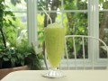 Зеленый коктейль с ананасом и шпинатом