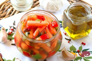 Маринованная морковь с болгарским перцем Маринованная морковь с болгарским перцем