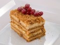 Пирожное с белковым кремом. Пирожное с белковым кремом.