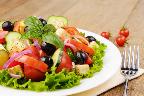 Греческий салат с фетаксой: классический рецепт