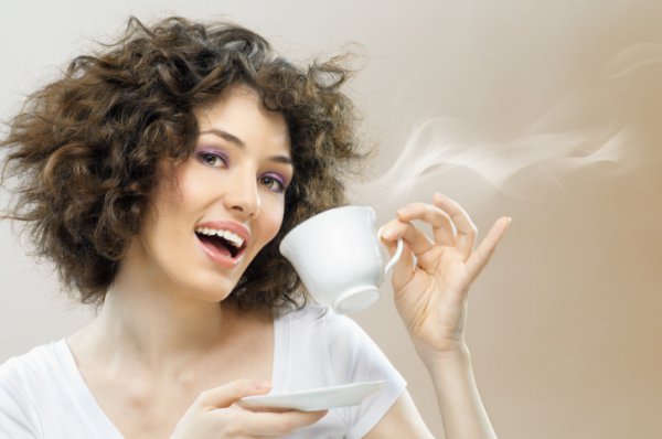 Напитки, содержащие кофеин, несколько ускоряют процесс метаболизма