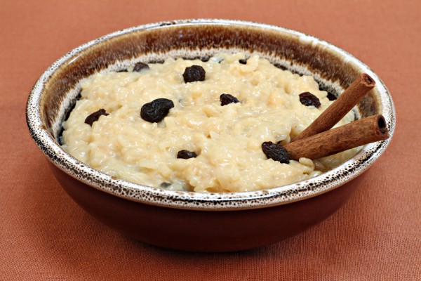 Рецепт 
                Постный завтрак: Рисовый пудинг с изюмом и яблоками
            