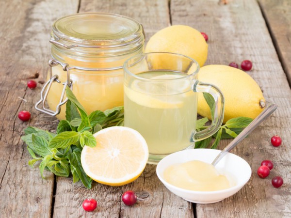 Пей воду с медом и лимоном по утрам