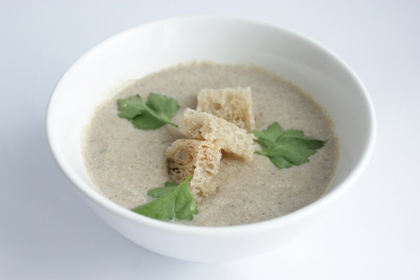 Рецепт 
                Грибной крем-суп с гренками и зеленью
            