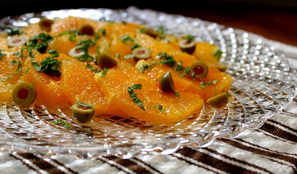 Рецепт 
                Простой салат из апельсинов и оливок
            