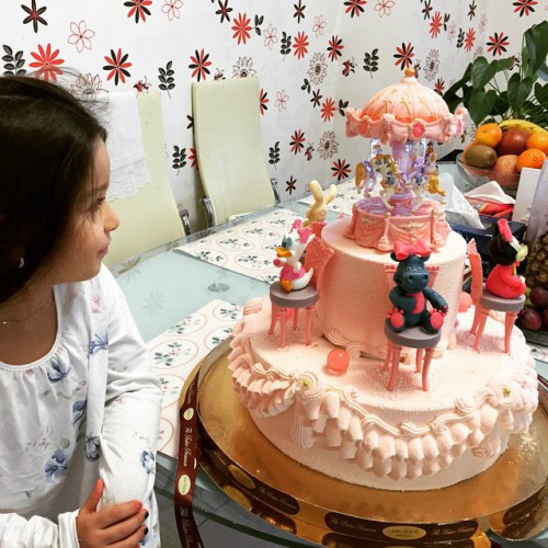 Ксения Бородина заказала для дочери торт в честь выздоровления