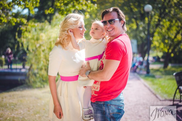 Лилия Ребрик с мужем и дочкой