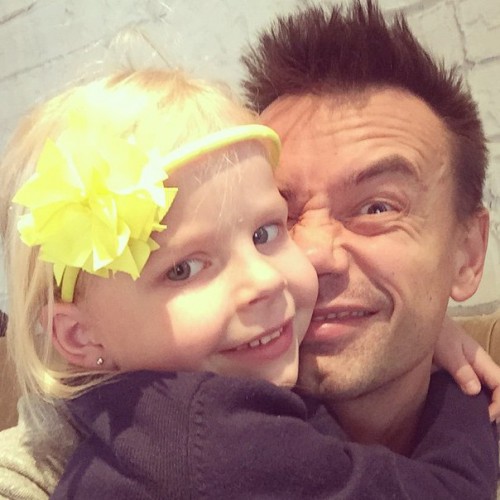 Алексей Серов с пятилетней дочкой Полиной