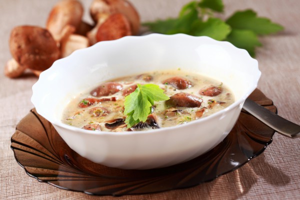 Рецепт 
                Сырный суп с белыми грибами
            