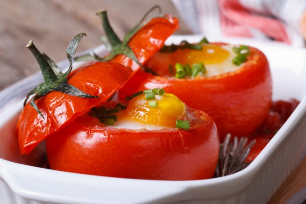 Рецепт 
                Яйца, запеченные в помидорах
            