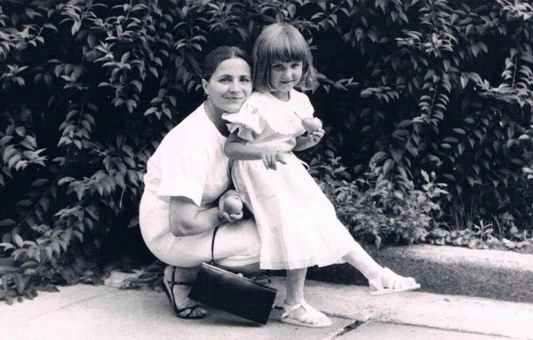 Тоня Матвиенко с мамой