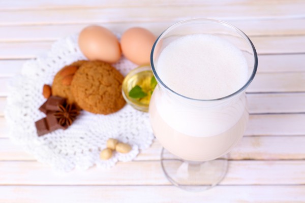 Рецепт 
                Молочно-яичный коктейль
            