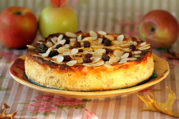 Рецепт 
                Пирог с яблоками и творогом
            