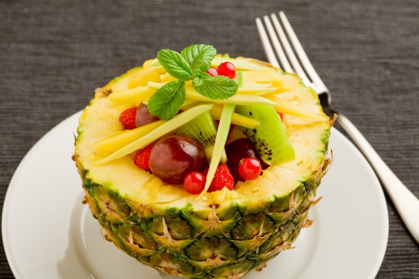 Рецепт 
                Новогодние рецепты: Фруктовый салат в ананасе
            
