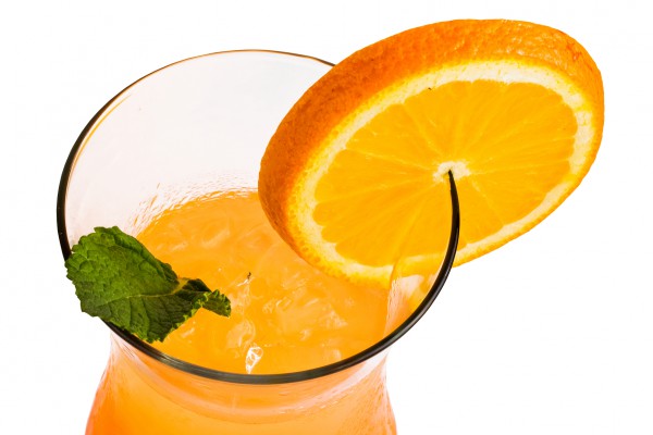Рецепт 
                Апельсиновый коктейль с мартини
            