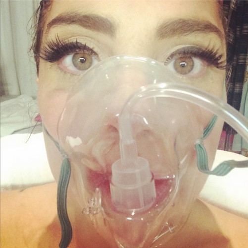 Lady GaGa угодила в больницу