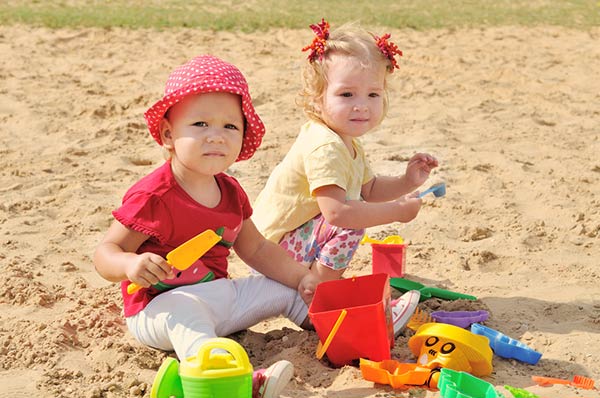Летняя пора: Детские игрушки для песочницы - Развитие и воспитание ...