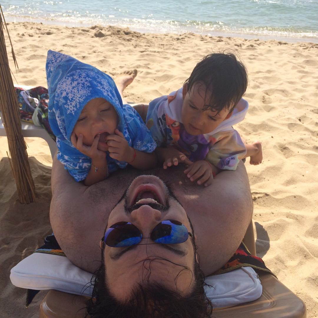 Филипп Киркоров проводит отпуск на побережье Черного моря с детьми
