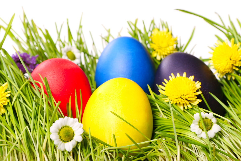 Откуда появилась традиция красить яйца на Пасху и биться ими