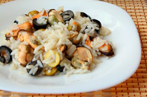 Рецепт 
                Зимний рисовый салат с мидиями и маслинами
            