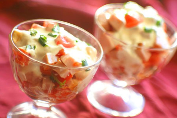 Рецепт 
                Новогодние рецепты: Салат с ветчиной, сыром и помидорами
            