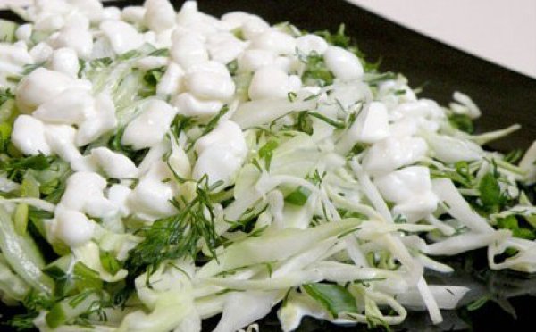 Рецепт 
                Салат из молодой капусты и свежих огурцов
            