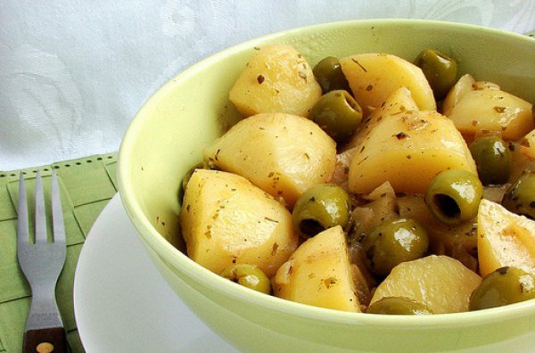Рецепт 
                Картофель с оливками в белом вине
            
