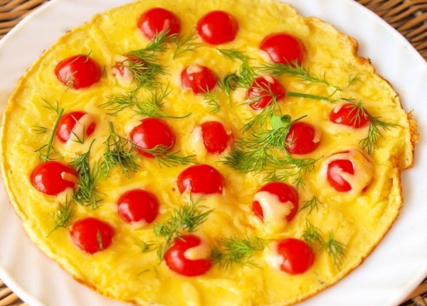 Рецепт 
                Омлет с сыром и помидорами черри
            