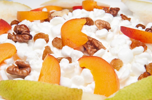 Рецепт 
                Сладкий творог с фруктами на завтрак
            