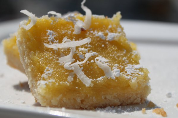 Рецепт 
                Песочный пирог с лимоном и творогом
            