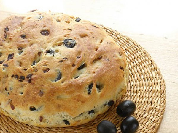 Рецепт 
                Хлеб с луком и маслинами
            