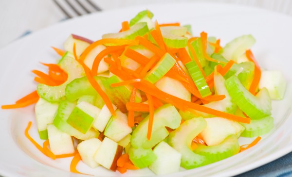 Рецепт 
                Салат из сельдерея, моркови и яблок
            