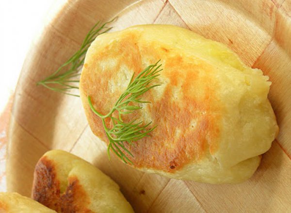 Рецепт 
                Пирожки с картофелем и сыром
            