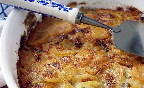 Рецепт 
                Картофельный гратен с чесноком и сливками
            