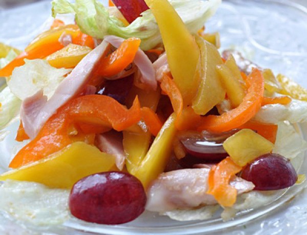Рецепт 
                Салат из курицы с манго и виноградом
            